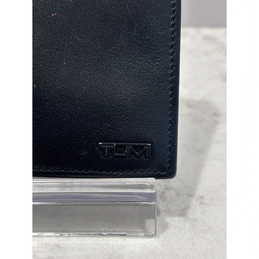 Tumi Mens Black‎ Leather Bifold Wallet ID Window Card Case Minimalist Carry